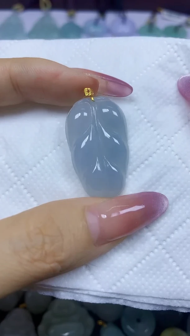 翡翠18K金镶嵌颈饰挂件