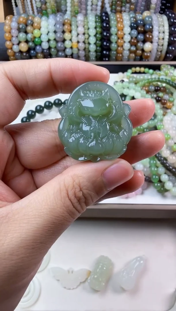 颈饰未镶嵌和田玉巧*九尾狐吊坠