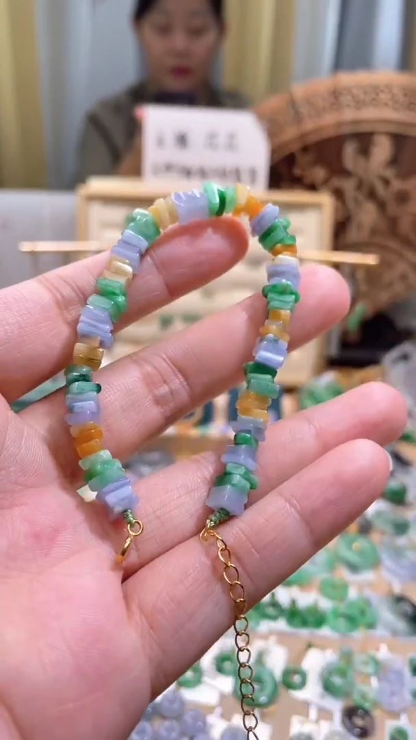 翡翠未镶嵌颈饰手串