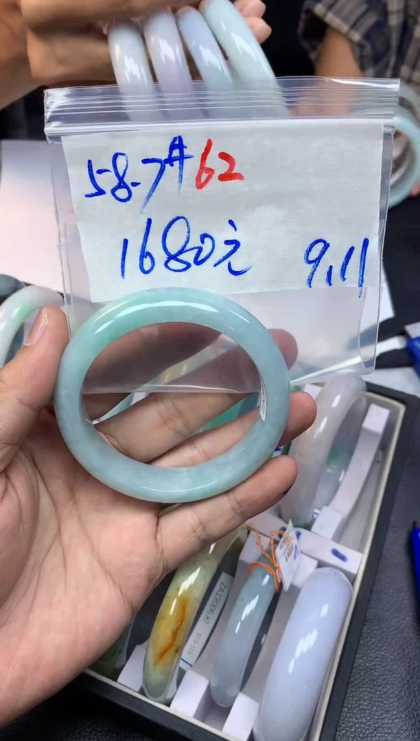 未镶嵌定制翡翠62毛货需精细抛光多样性1件1680元