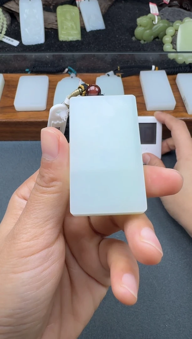 颈饰未镶嵌和田玉2