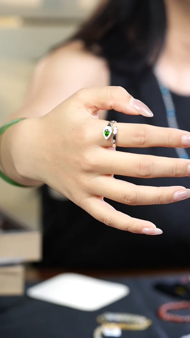 银S925镶嵌透辉石戒指戒指