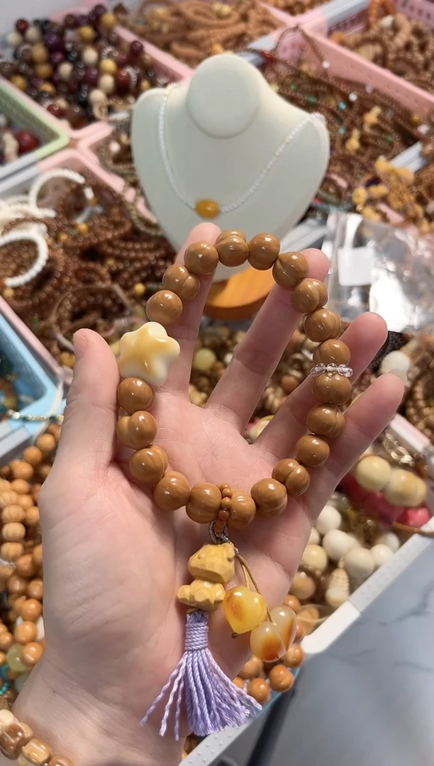 手串菩提根/象牙果猴头光面屁桃手持13mm 多样性发货(星星）