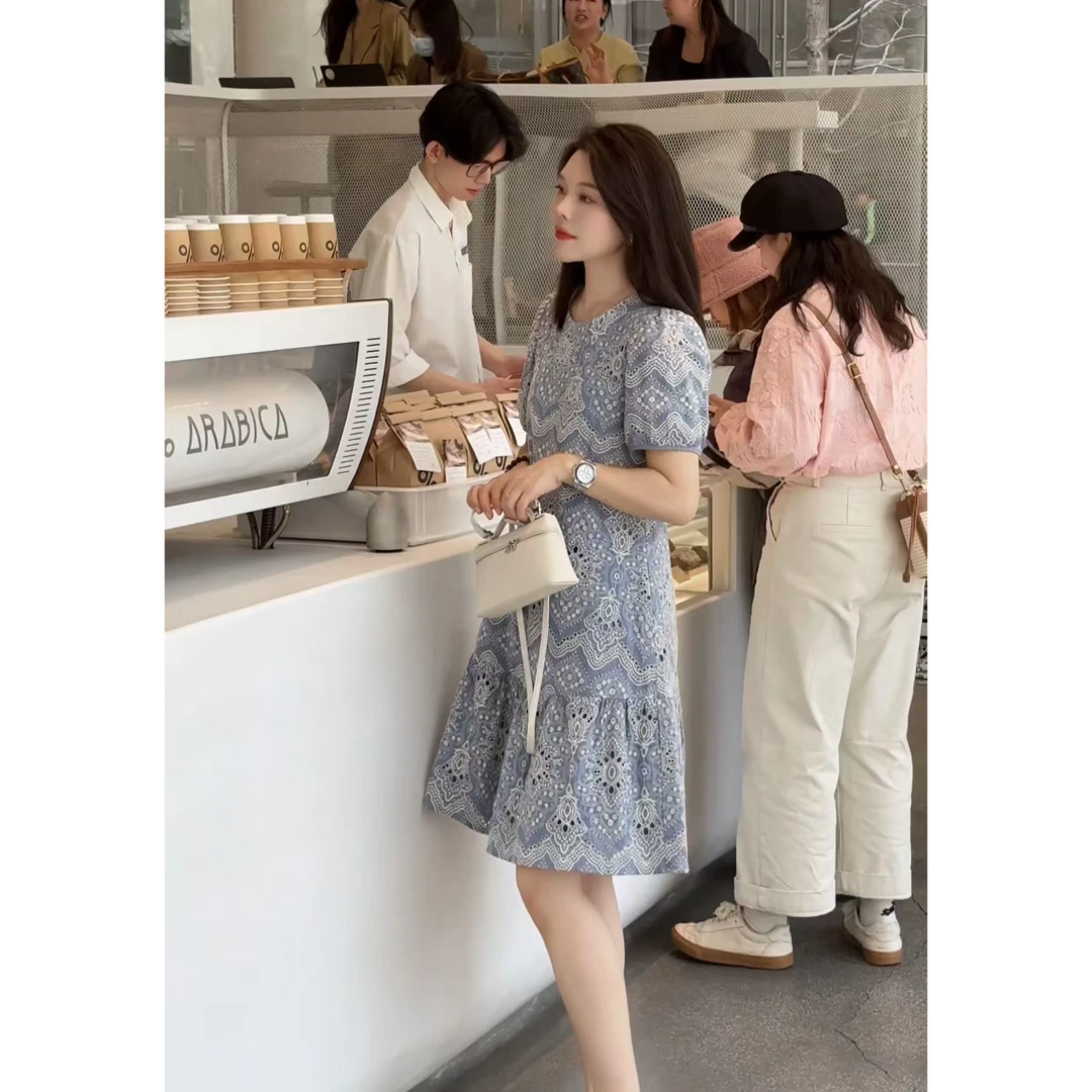 法式复古蓝白圆领印花刺绣连衣裙设计感时尚裙子小众夏季