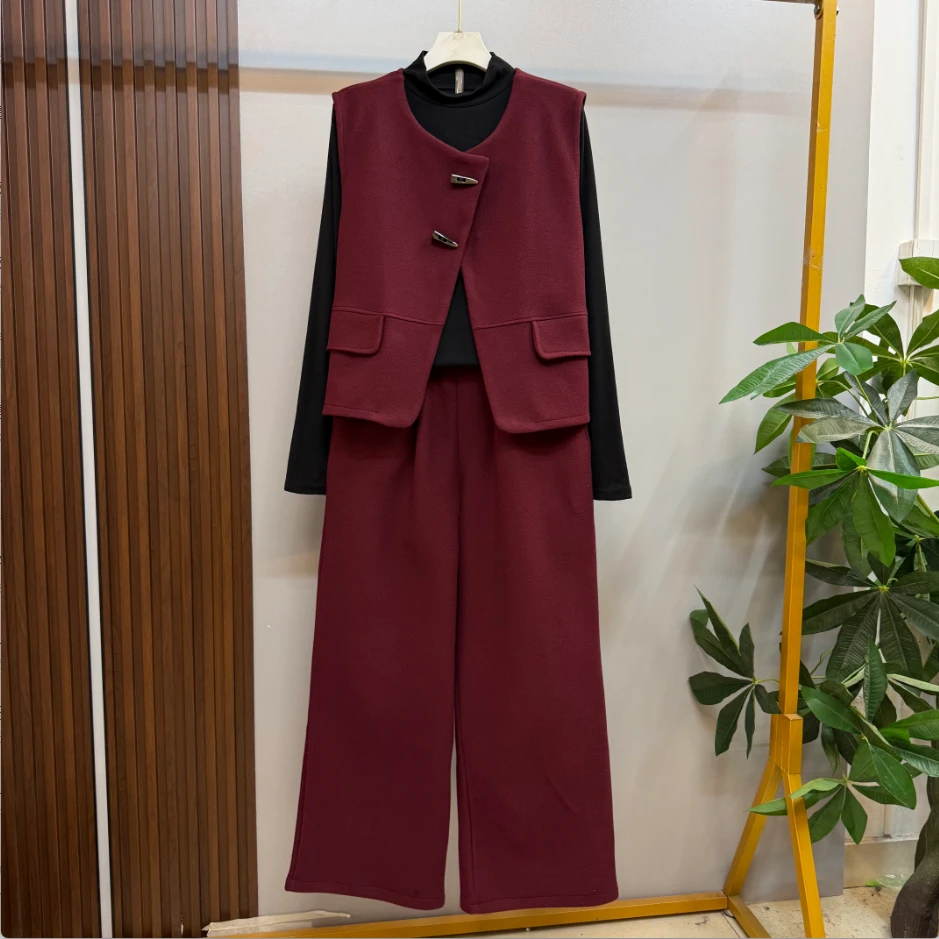 早秋新款欧货时尚气质牛角扣轻奢马甲打底衫半身裙（裤子）三件套