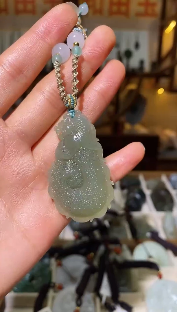 颈饰未镶嵌和田玉1
