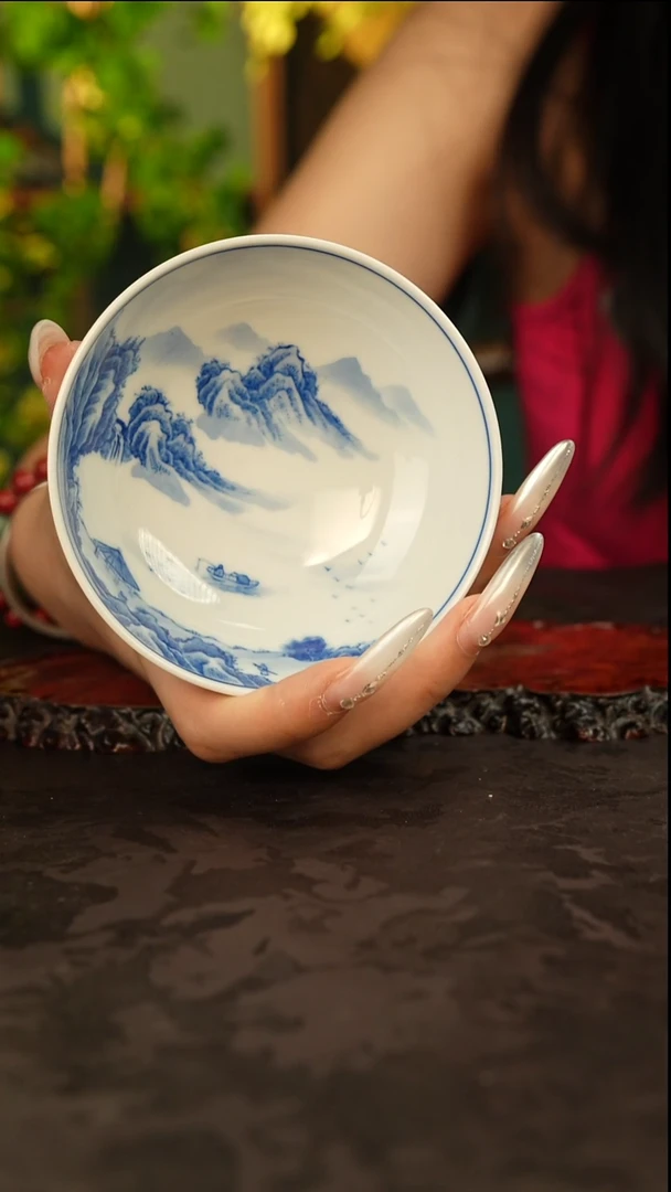 青花手绘山水主人杯