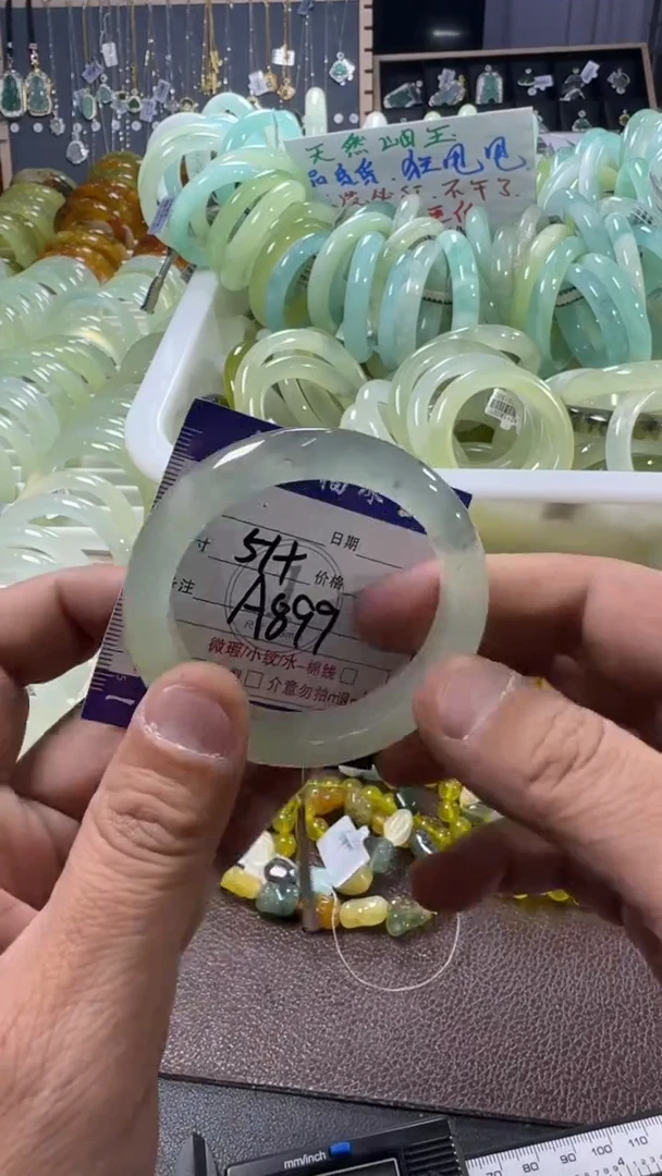 未镶嵌蛇纹石玉手镯1