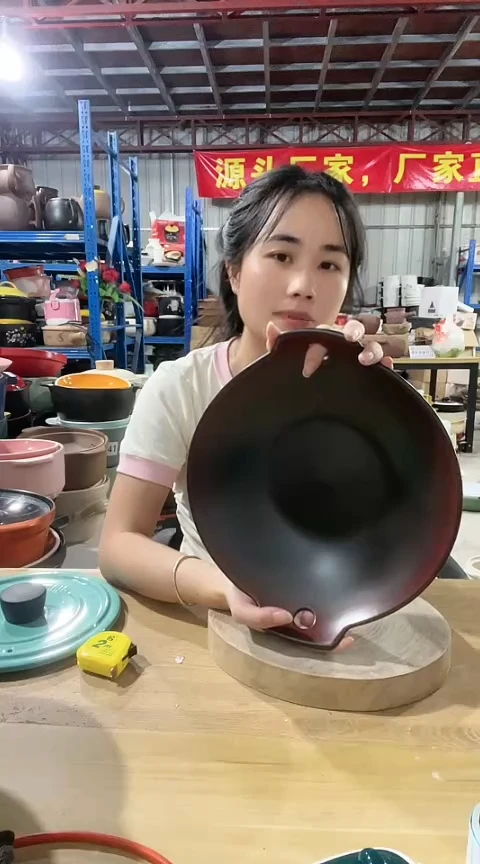瑕疵大号红黑煎盘不带盖
