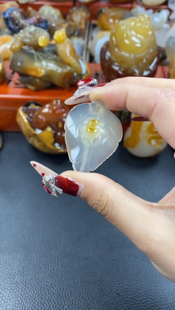 【闪购商品】玛瑙/玉髓挂件未镶嵌1