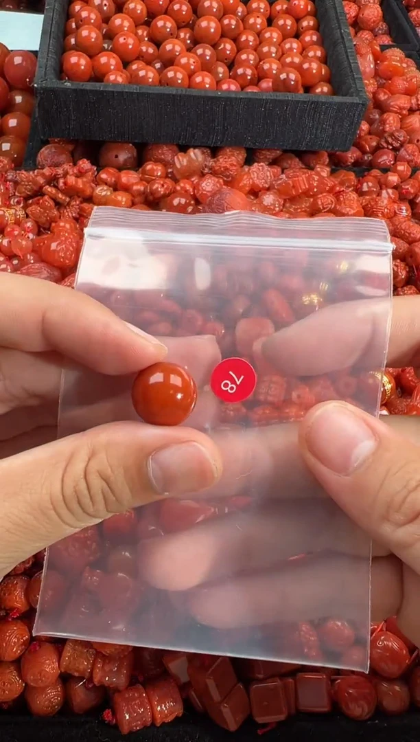 南红玛瑙未镶嵌颈饰1