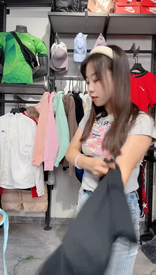 1432   编码 瑕疵款直播间过款为准 尺码 2无售后