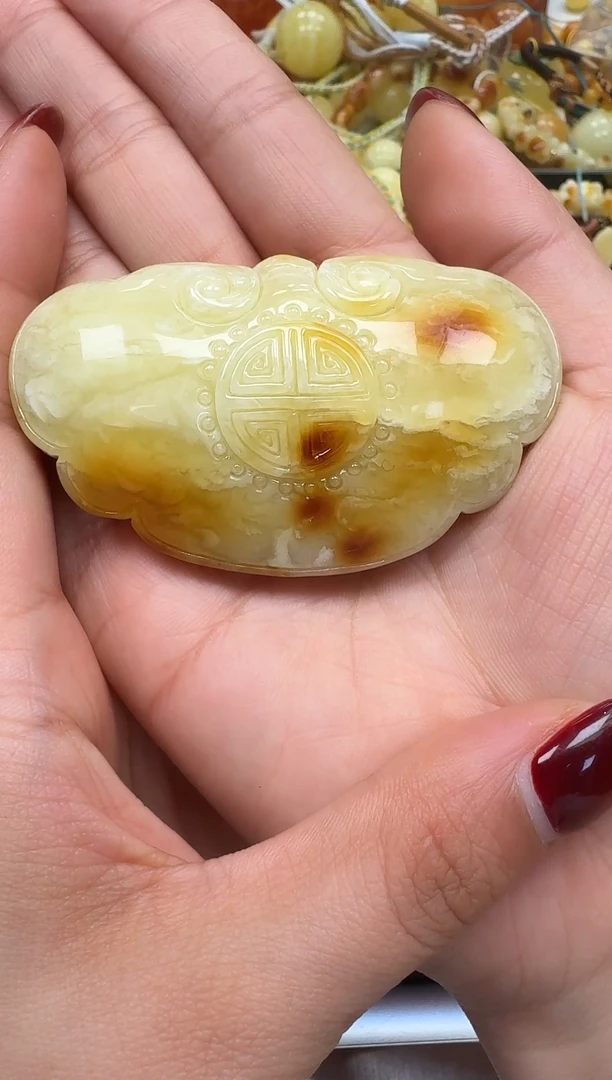 裸石琥珀未镶嵌如图