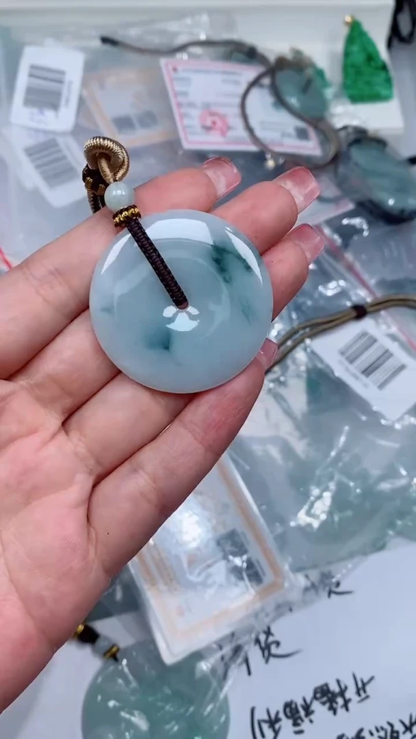 翡翠未镶嵌颈饰吊坠