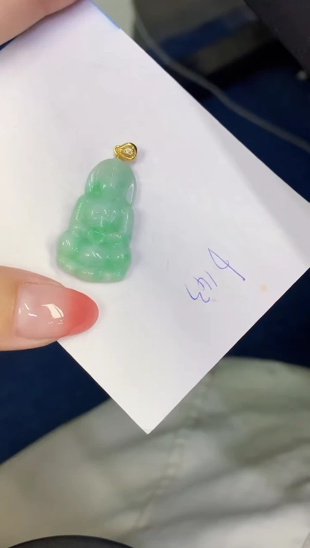 翡翠未镶嵌颈饰缅甸天然翡翠A货