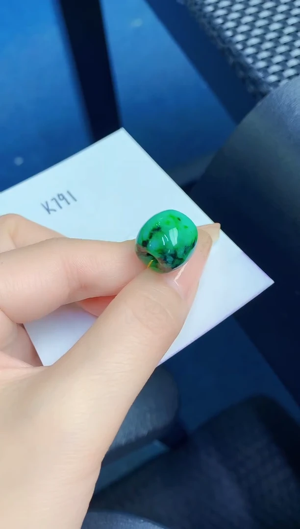 颈饰未镶嵌翡翠缅甸天然翡翠A货