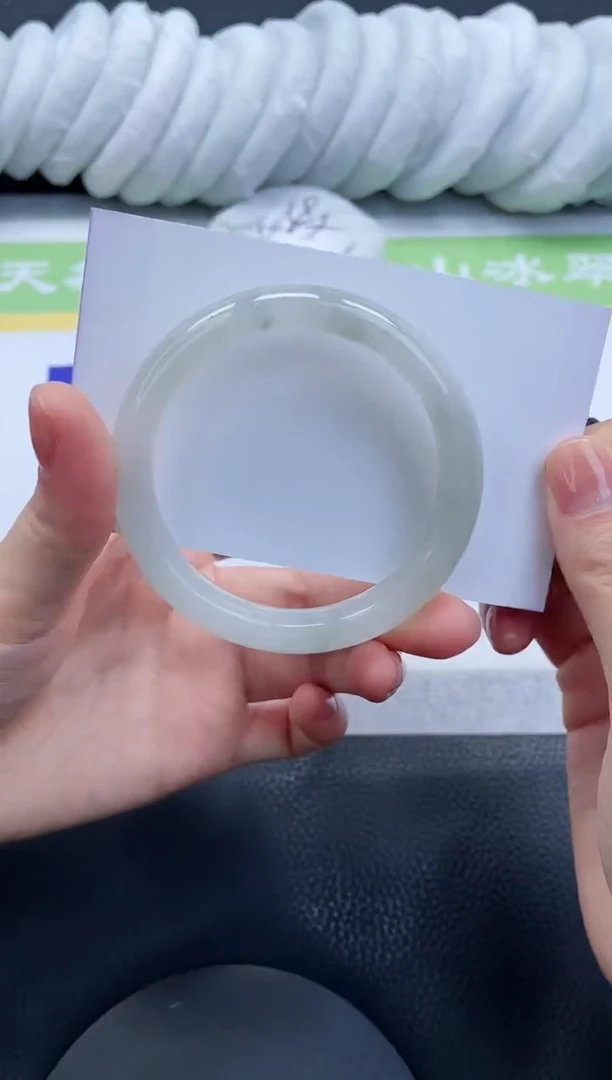 【闪购商品】石英质玉手镯未镶嵌A187-53+