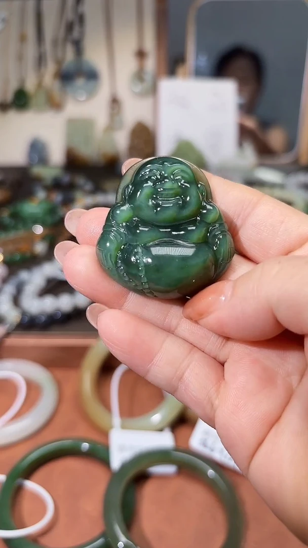 颈饰未镶嵌和田玉（碧玉）1