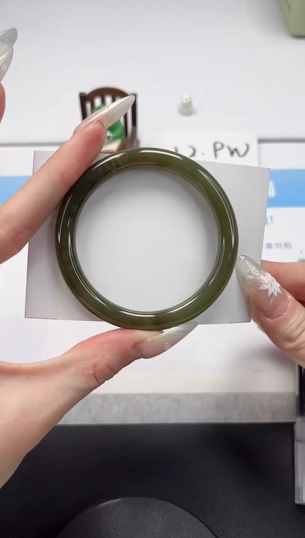 【闪购商品】和田玉手镯未镶嵌V433-54.8