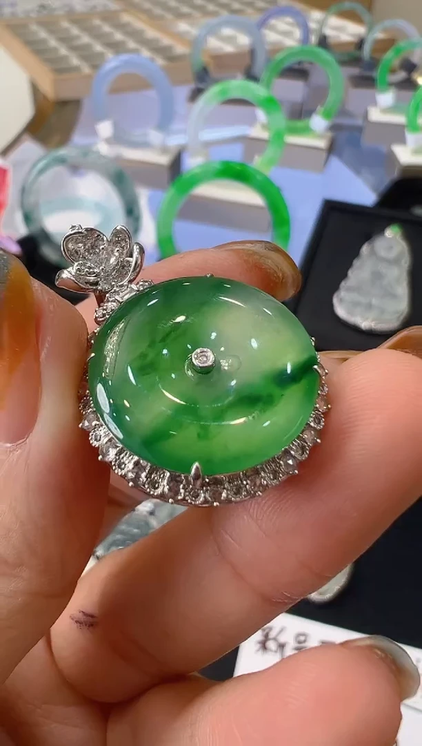 吊坠(不含链)18K金镶嵌翡翠天然A货翡翠多样性发其一LX07