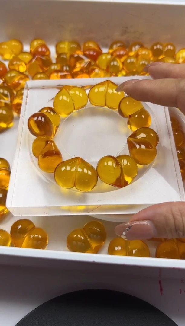 蜜蜡颈饰未镶嵌w3096蜜蜡金珀屁桃*1颗