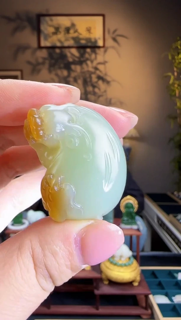 未镶嵌和田玉挂件m40糖黄俏色龙龟