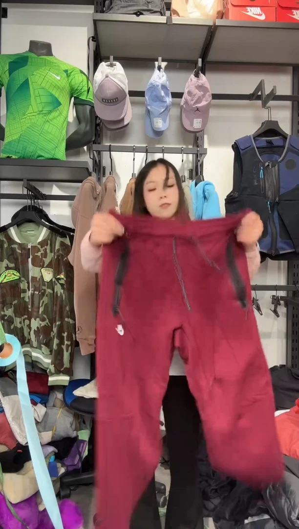 1032编码 瑕疵款直播间过款为准 尺码  175