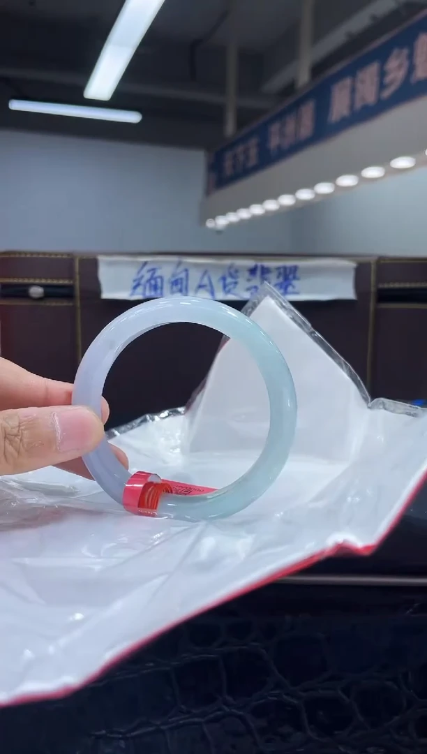 未镶嵌手镯翡翠7