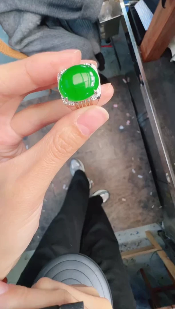 未镶嵌定制翡翠翡翠A货有轻微色差属于正常现象，戒指1