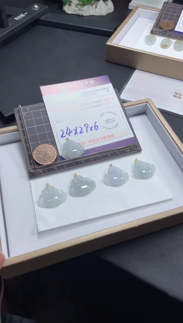 18K金镶嵌挂件翡翠佛公FL7配绳/多样性发其一CP