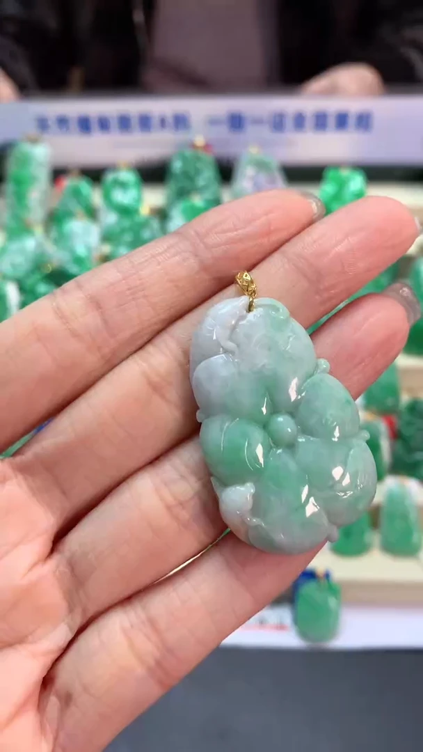 【闪购商品】翡翠吊坠(不含链)18K金镶嵌挂件