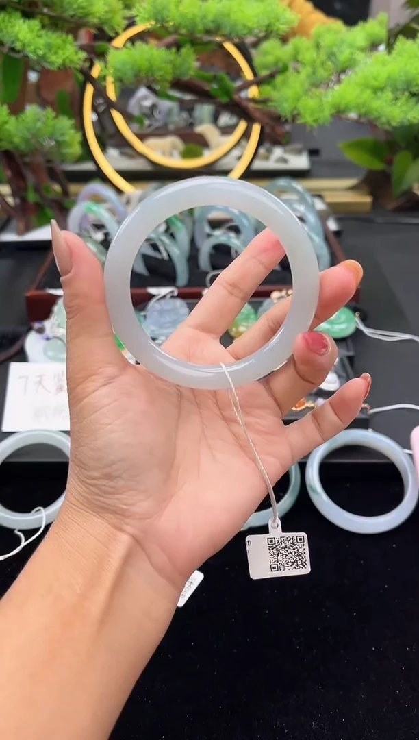 未镶嵌手镯翡翠手镯