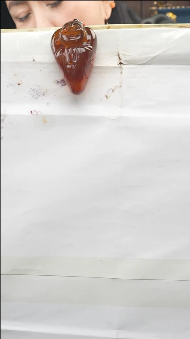 琥珀颈饰未镶嵌多人