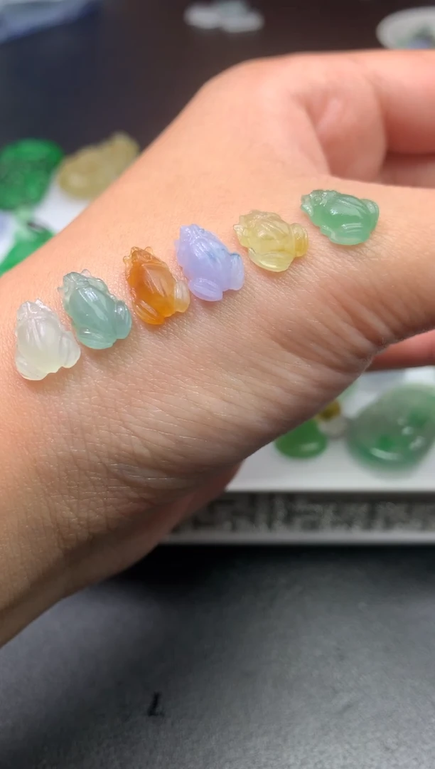 【闪购商品】定制翡翠未镶嵌毛货