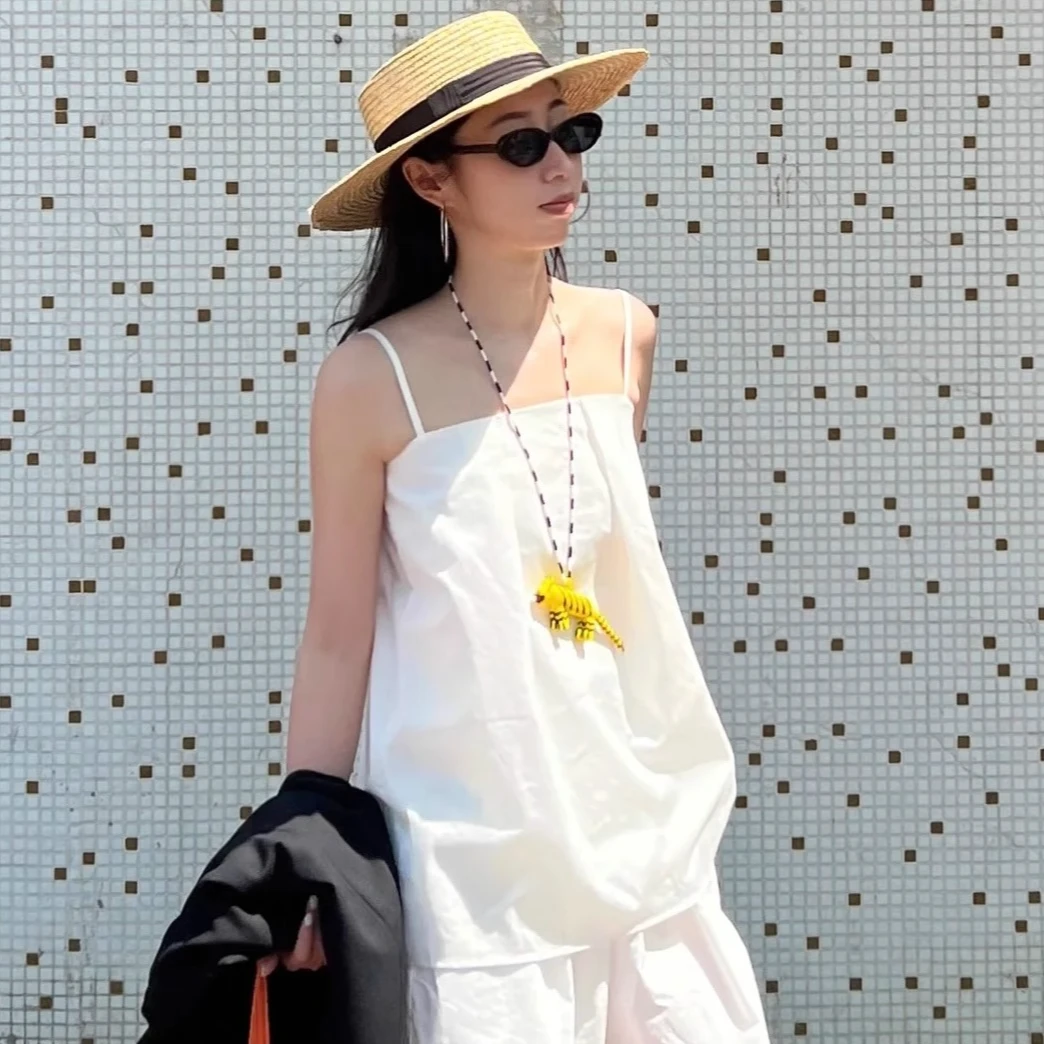 2025夏季新款休闲纯白宽松吊带上衣减龄洋气优雅气质百搭潮流背心
