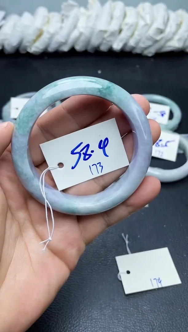 未镶嵌手镯翡翠173