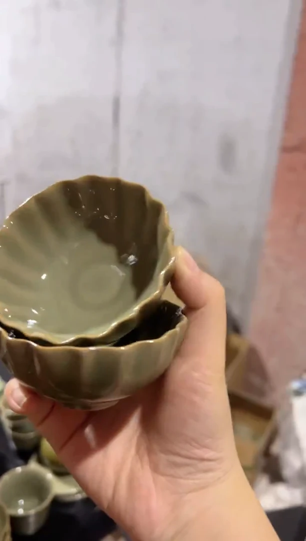 耀州窑多折楞花口杯一对