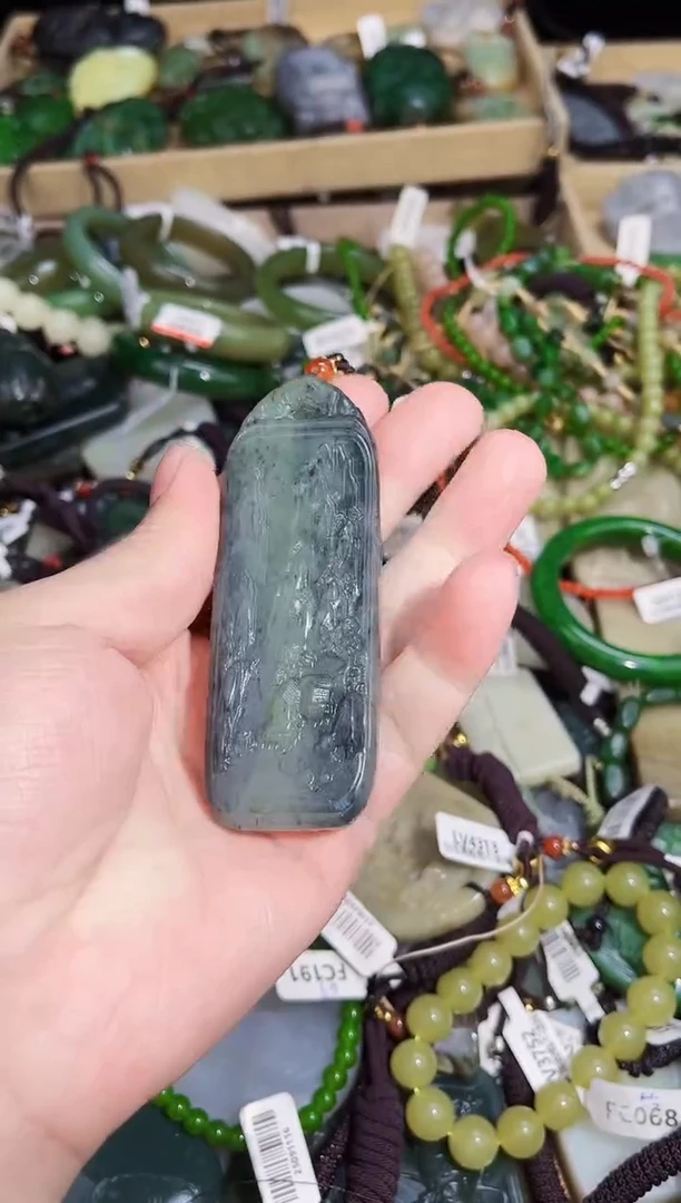 颈饰未镶嵌和田玉1