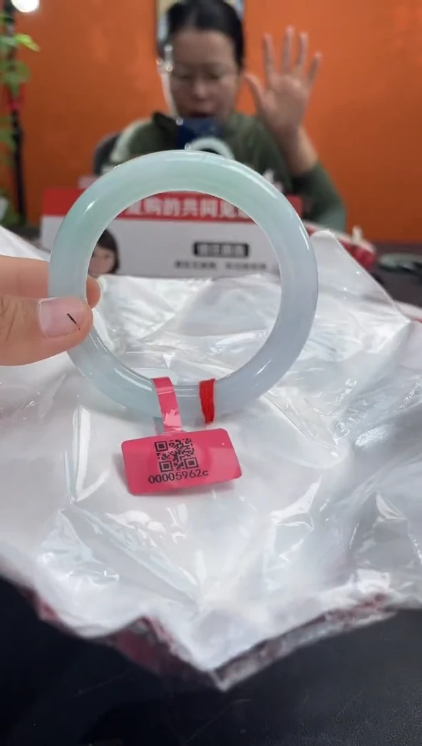 未镶嵌手镯翡翠翡翠手镯