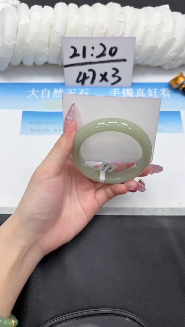 未镶嵌手镯石英质玉83-58.3