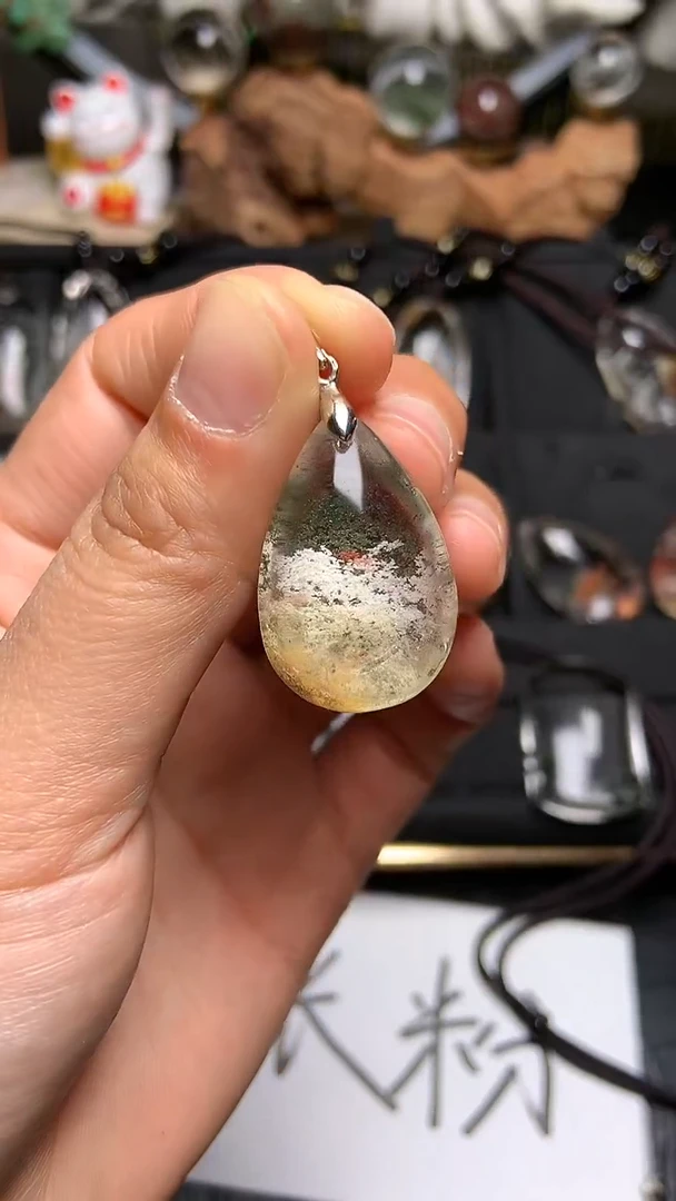 【闪购商品】水晶吊坠(赠链)未镶嵌38