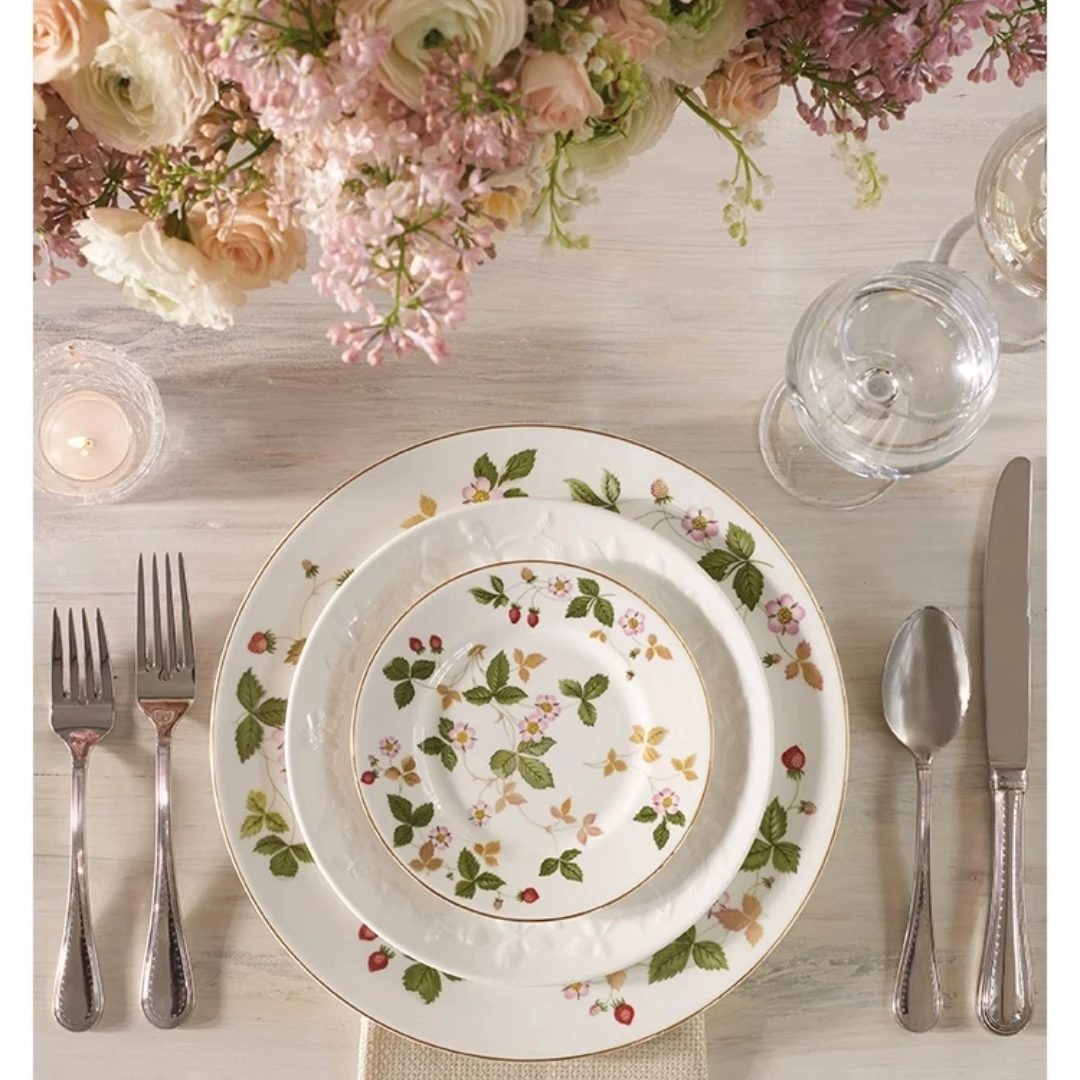 WEDGWOOD野草莓骨瓷餐具碗盘欧式家用礼盒装