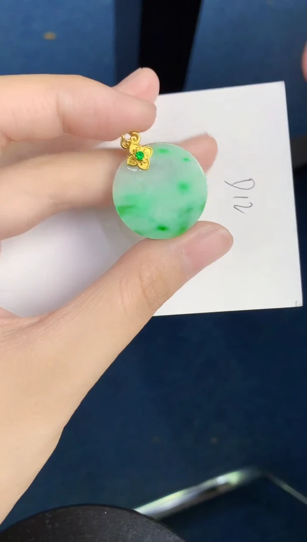 翡翠未镶嵌颈饰天然翡翠緬甸A貨