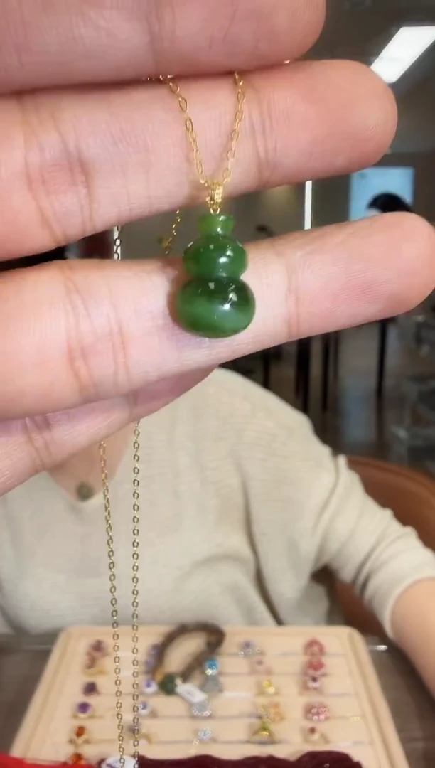 吊坠(赠链)18K金镶嵌和田玉26