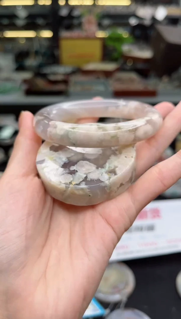 【闪购商品】石英质玉手镯未镶嵌57圈口（赠品镯心）3931201