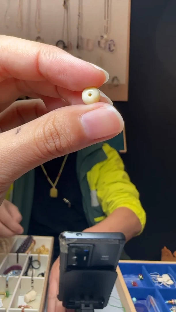 【闪购商品】琥珀吊坠(不含链)未镶嵌约7*4mm+满蜜白花蜡DIY单珠