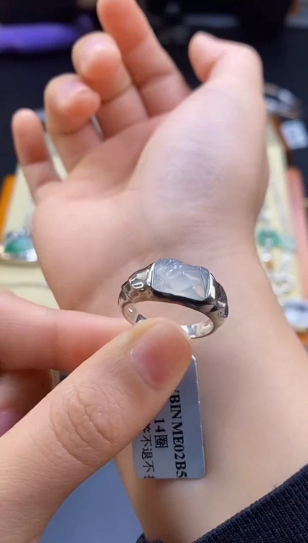 颈饰银S925镶嵌翡翠18906