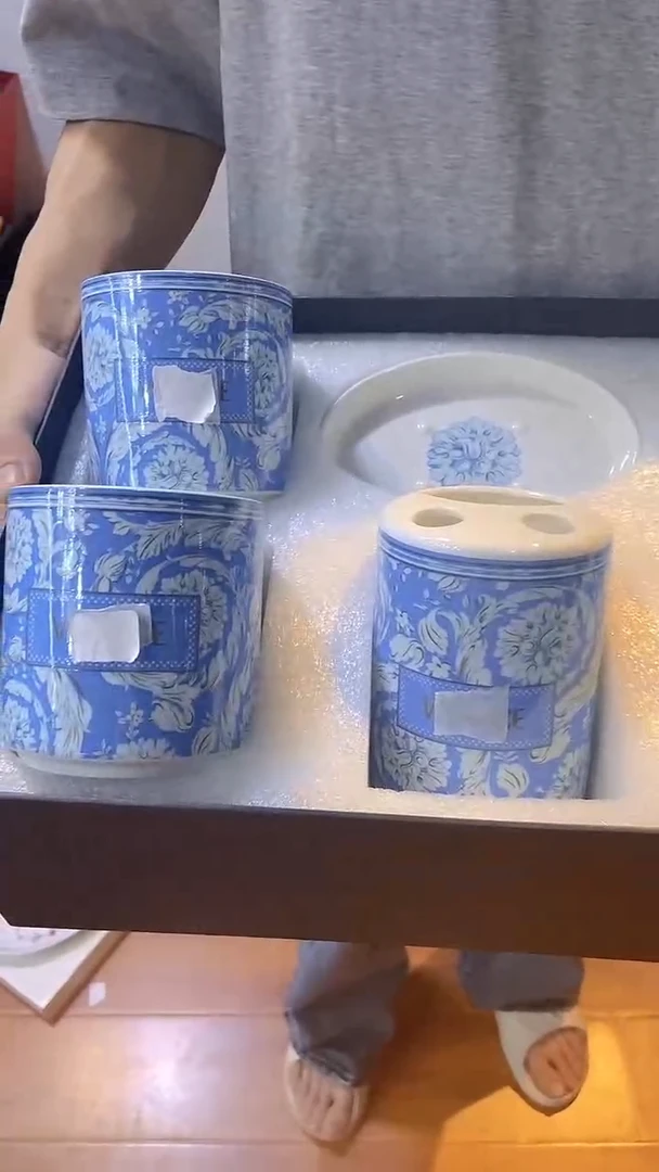 杯鸿辉家品牌瓷器，京东包邮！
