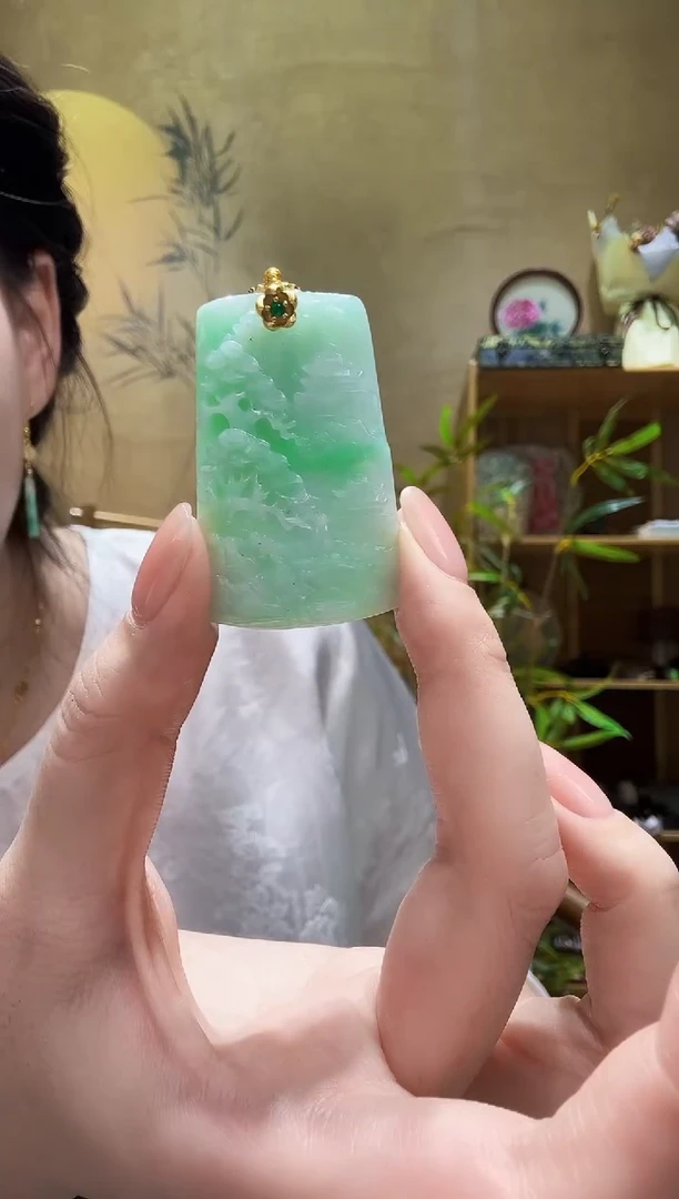 颈饰未镶嵌翡翠吊坠