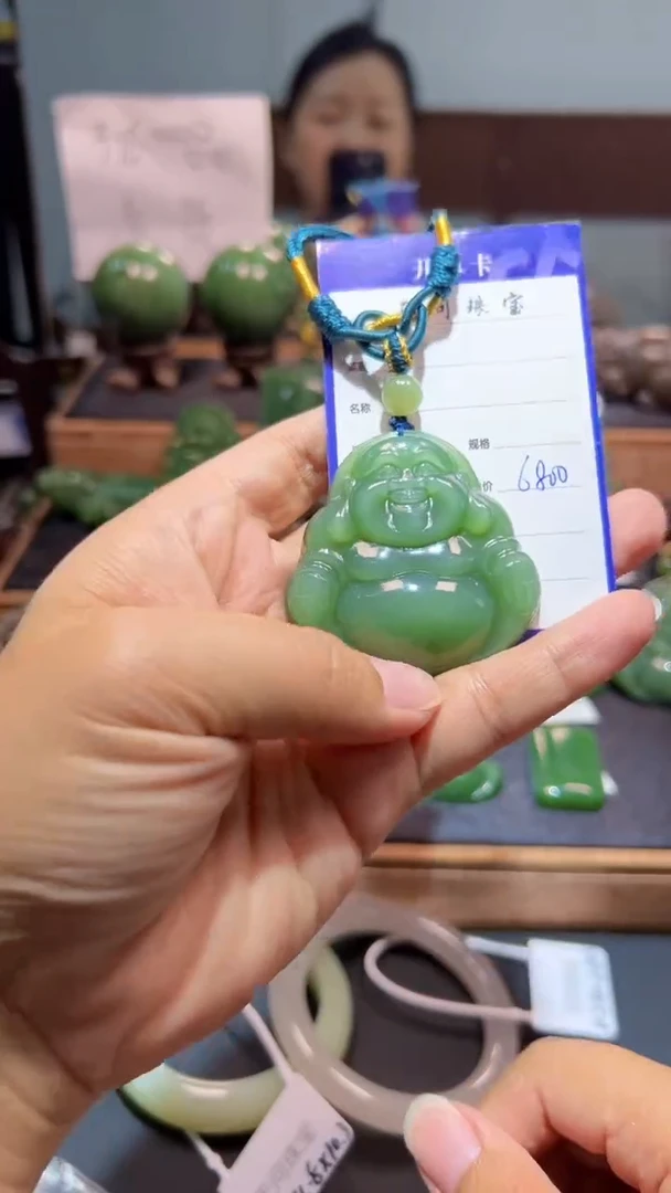 颈饰未镶嵌和田玉（碧玉）1